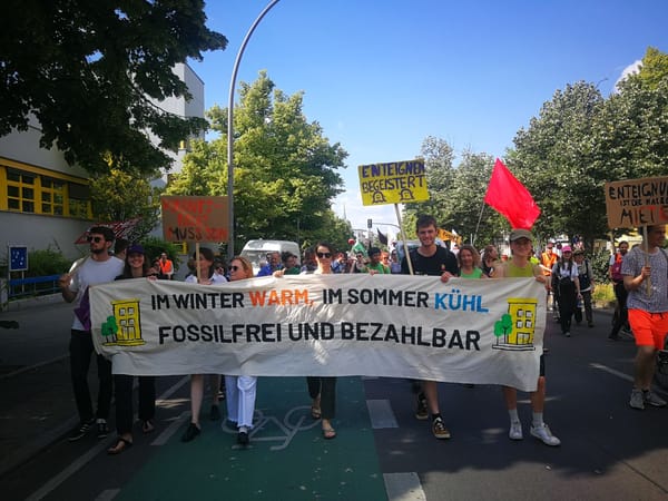 Erster Klimablock bei Mietendemo in Berlin war ein großer Erfolg